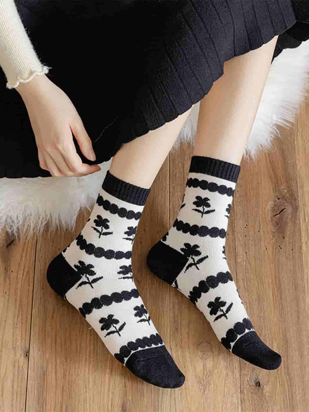 Black and white simple socks