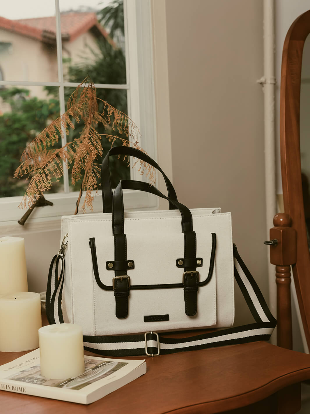 Olivia's Canvas 13" Tragetasche aus veganem Leder