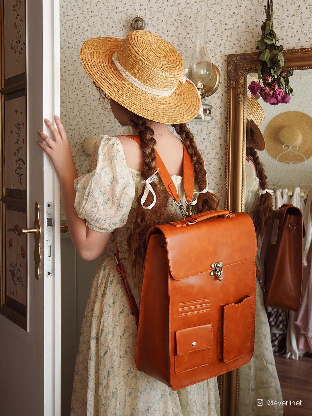 Vintage Leather  Backpack Handbag for School/Countryside