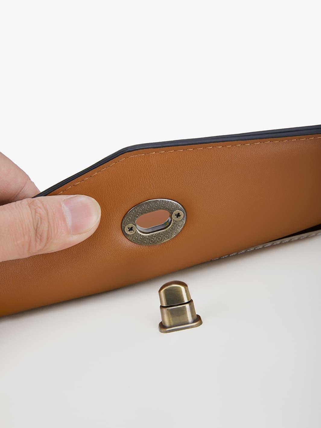 Belladonna Vintage Valecase - Brown