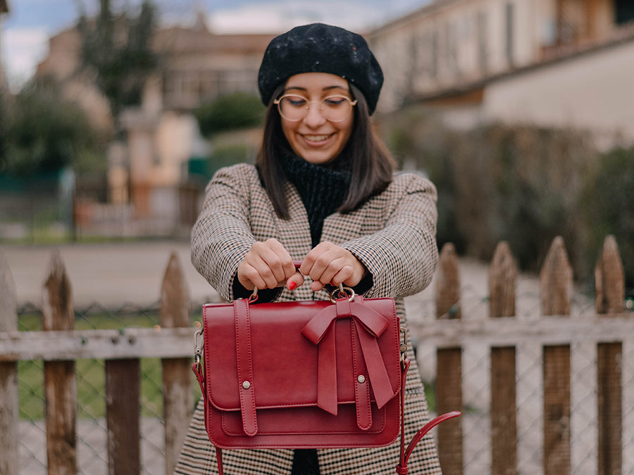 Fall into Autumn：Step into a world of red and black collections from Ecosusi