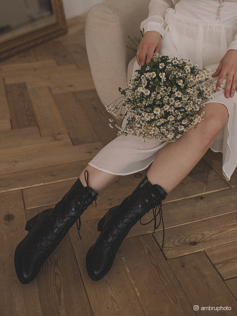 Vintage Lace-up Knee Boots
