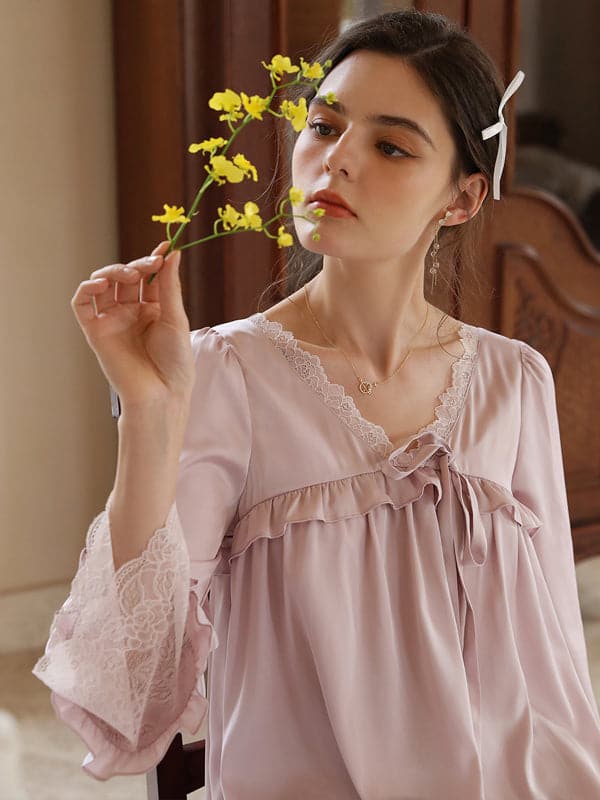Papillon- vegan nightdress in pink with lace sleeves