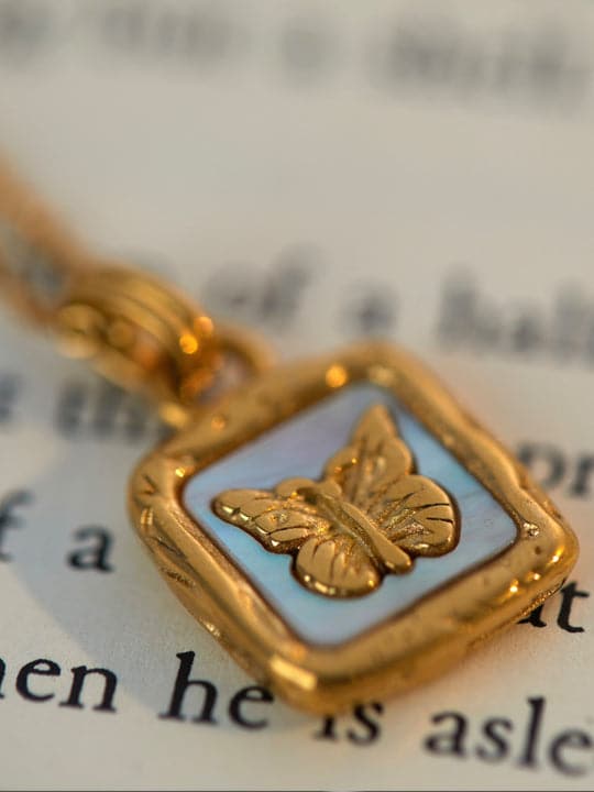 Retro Butterfly Shell Necklace