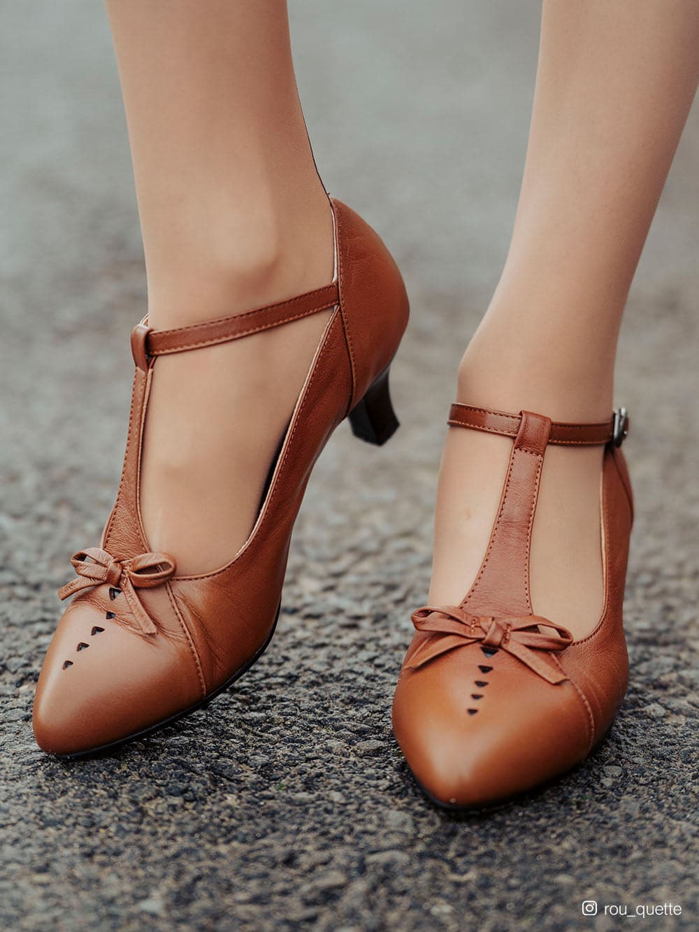 Women‘s Pointed-toe Leather Shoes